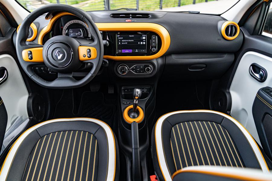 Торпедо Renault Twingo 2019 года  (WW) (фото 41 из 42)